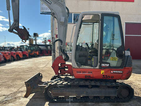 Takeuchi TB250