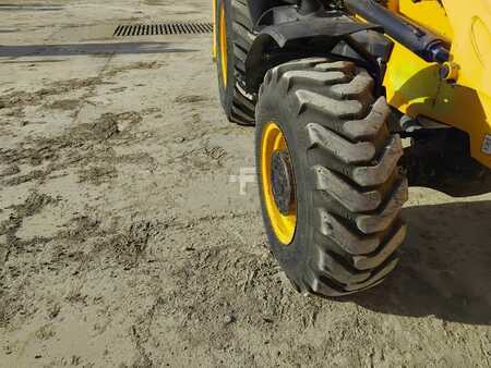 JCB 3CX-4T