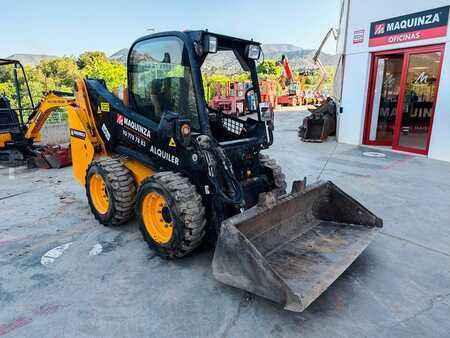 Kompaktní nakladače 2018 JCB 155W (4)