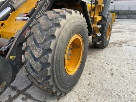 Pyöräkuormaajat 2021 JCB 427 HTS5 (13)