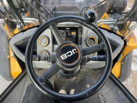 Pyöräkuormaajat 2021 JCB 427 HTS5 (16)
