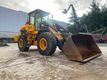 Pyöräkuormaajat 2021 JCB 427 HTS5 (3)