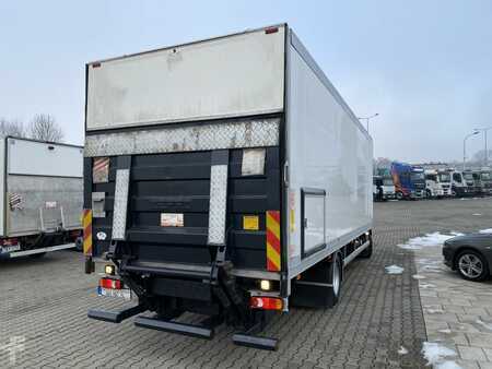 Volvo FL240 / HULSTEINS / 18 EP / 1 OWNER / SERVICED!