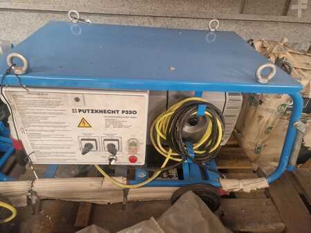 Hinattavat betonipumput 2007 [div] UELZENER P330 - Equipo de transporte (2)