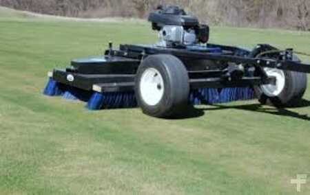 Ostatní 2016 [div] Cepillo turf BROYHILL (2)