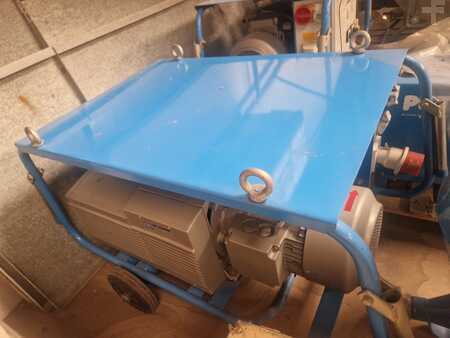 Släpmonterad betongpumpar 2007 [div] UELZENER P102 - Equipo de transporte (1)