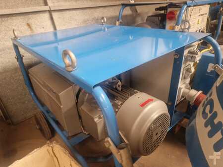 Släpmonterad betongpumpar 2007 [div] UELZENER P102 - Equipo de transporte (2)