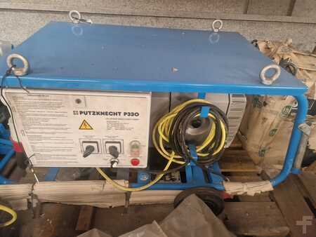 Släpmonterad betongpumpar 2007 [div] UELZENER P330 - Equipo de transporte (2)