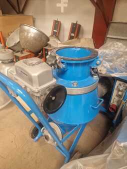 Släpmonterad betongpumpar 2007 [div] UELZENER P330 - Equipo de transporte (4)