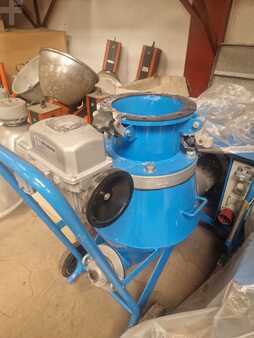 Släpmonterad betongpumpar 2007 [div] UELZENER P330 - Equipo de transporte (8)