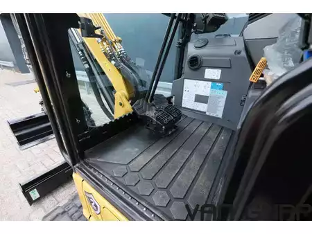 Minibagry 2023 Caterpillar 302.7 CR | 2023 | 298h | Airco | (19)