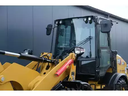 Kolové nakladače 2023 Caterpillar 908 HL | High Lift | 40km/h | BSS | Caterpillar (9)