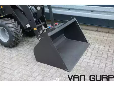 Kolové nakladače 2026 Eurotrac W11 | 2026 | Giant snelwissel | Radlader hoflader (16)