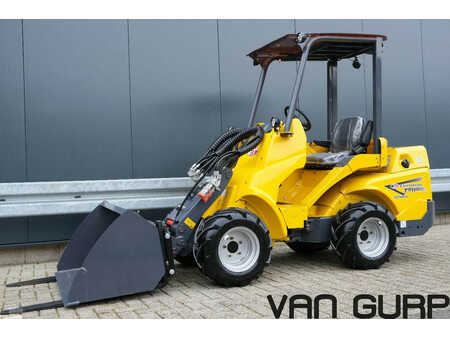 Hjullastare 0 Eurotrac T11 v.g.l. Avant 635 (1)