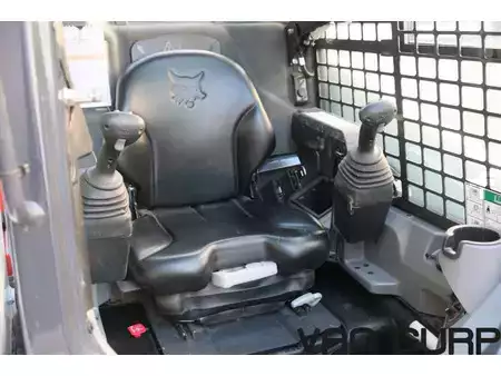 Kolové nakladače 2023 Bobcat T 450 | 2023 | 90h (4)