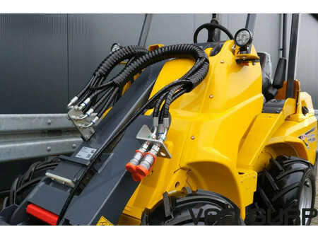 Wielladers 0 Eurotrac T11 v.g.l. Avant 635 (11)
