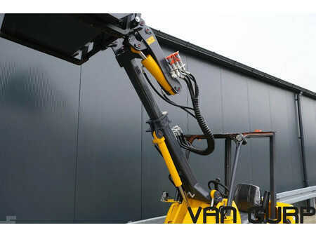 Wielladers 0 Eurotrac T11 v.g.l. Avant 635 (17)