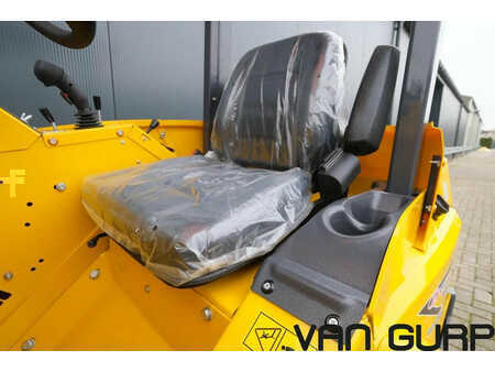 Wielladers 0 Eurotrac T11 v.g.l. Avant 635 (26)