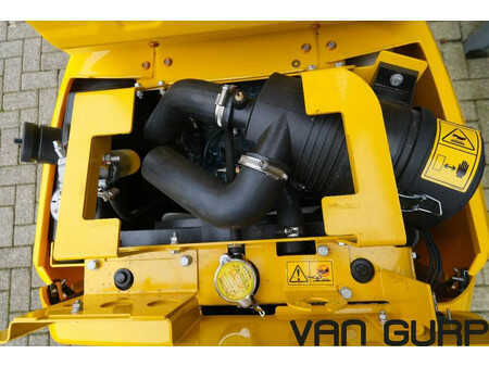 Wielladers 0 Eurotrac T11 v.g.l. Avant 635 (27)