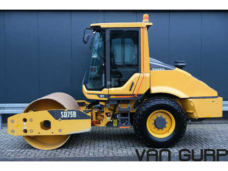 Single drum compactors 2023 Volvo SD75B Roller | 2023 | 176h | SD 75 B (12)