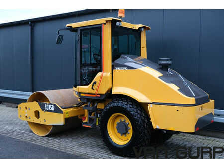 Single drum compactors 2023 Volvo SD75B Roller | 2023 | 176h | SD 75 B (14)