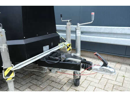 Miscelaneo 2020 GENERAC V20 4x320W lichtmast light tower (7)