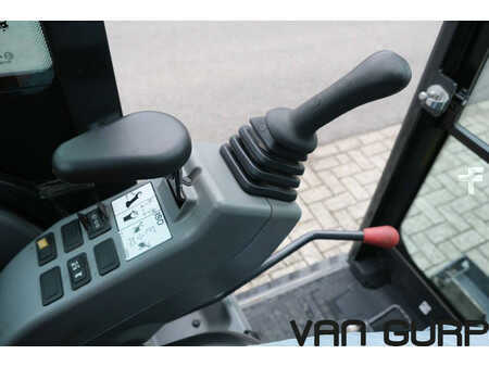 Minibagry 2023 Bobcat E19 | 2023 | 392h | (13)