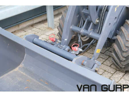 Chargeuse sur pneus 2025 Eurotrac W11- MC (255) (10)