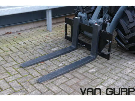 Cargadoras de ruedas 2025 Giant G 2700 X-tra HD+ | 2025 (23)