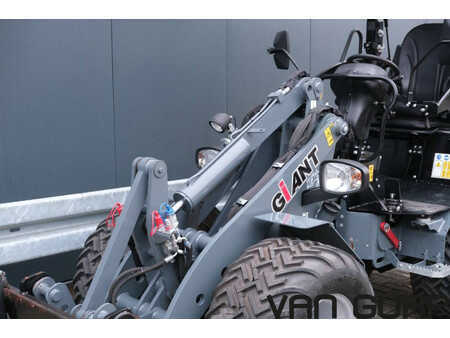 Cargadoras de ruedas 2023 Giant G2500 X-TRA HD | 2023 | 90h (17)