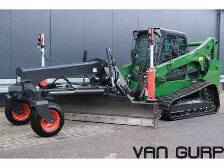 Telaketjukuormaajat 2020 Bobcat T 770 HIFLOW + Laser Grader 108 (274 cm) | A/C (1)