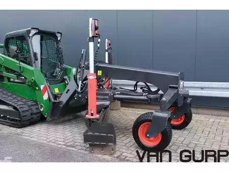 Telaketjukuormaajat 2020 Bobcat T 770 HIFLOW + Laser Grader 108 (274 cm) | A/C (18)