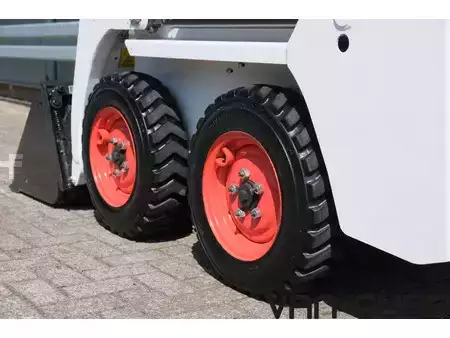 Chargeuse sur pneus 2023 Bobcat S 70 | 2023 | 137h (5)