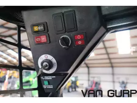 Chargeuse sur pneus 2023 Bobcat S 70 | 2023 | 137h (9)