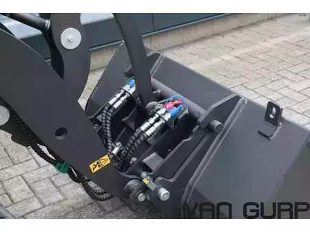 Hjullastare 2026 Eurotrac W11 | 2026 | Giant snelwissel | Radlader hoflader (15)