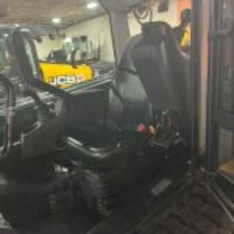 Cargadores compactas 2023 JCB 3TS-8T (6)