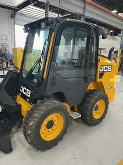 Cargadores compactas 2024 JCB 270 (1)