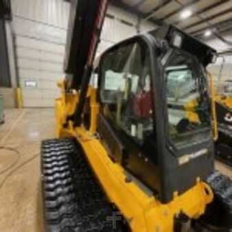 Miscelaneo 2018 JCB 3TS-8T (2)