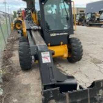 Compact Loaders 2018 JCB 3TS-8W (1)