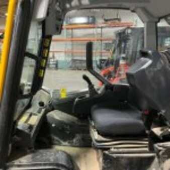 Cargadores compactas 2020 JCB 270W (2)