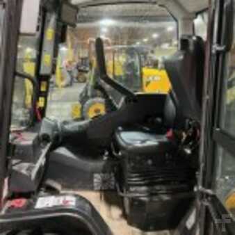 Cargadores compactas 2023 JCB 270W (3)