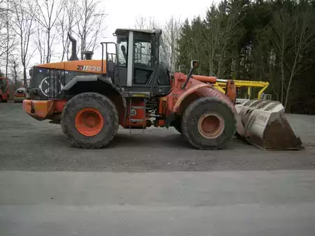 Kerekes rakodó 2006 Hitachi ZW200 (5)