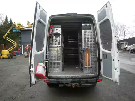 Náklaďák 2012 [div] VW Crafter 2EKE2 Werkstatt Ausbau Sortimo (10)