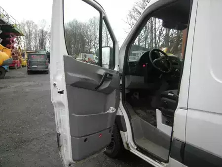 Náklaďák 2012 [div] VW Crafter 2EKE2 Werkstatt Ausbau Sortimo (14)