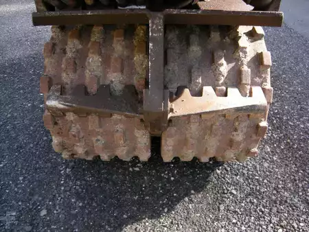 Rolos para pés de carneiro 1996 DELMAG Vx60E (11)