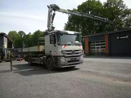 Truck 2011 Mercedes-Benz Actros 1848 Pritsche mit Kran (1)