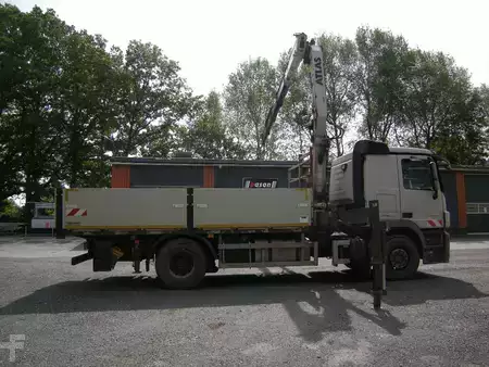 Truck 2011 Mercedes-Benz Actros 1848 Pritsche mit Kran (2)