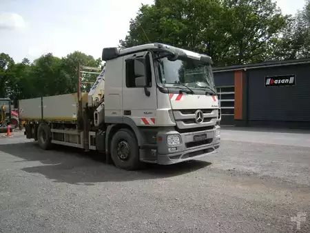Truck 2011 Mercedes-Benz Actros 1848 Pritsche mit Kran (13)