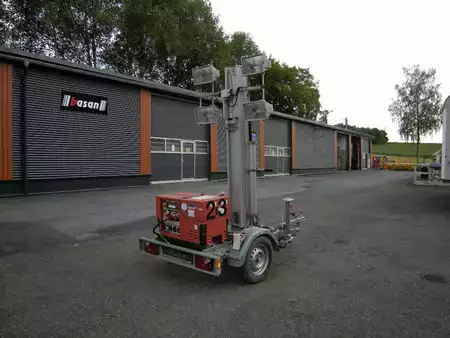 Dragvagnar 2014 [div] Anhänge- Lichtmast Schmid FG75LM (2)