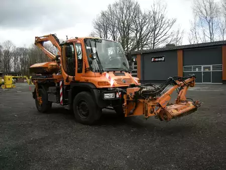 Náklaďák 2010 Mercedes-Benz Unimog U400 (2)